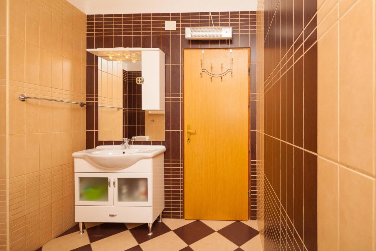 Spacious Apartment With Parking&Garden Marčana エクステリア 写真